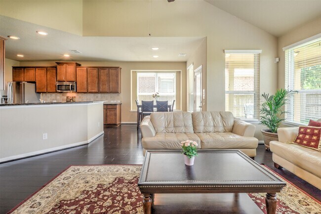 Building Photo - 26335 Cedar Pine Dr