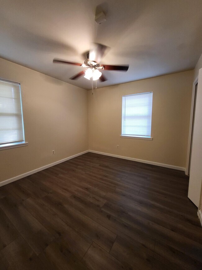 Building Photo - 2514 Post Oak Ave