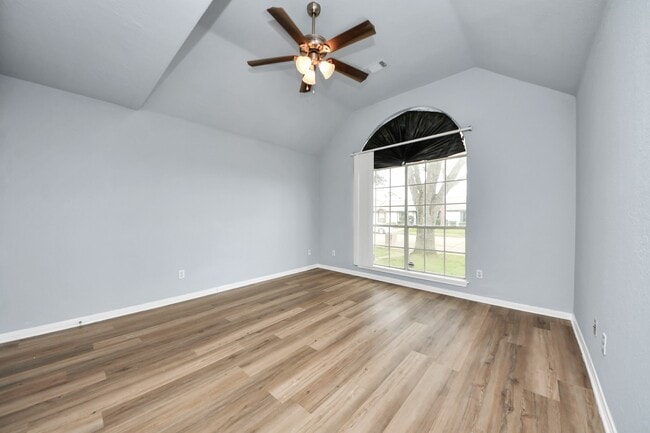 Building Photo - 1010 Gardenwalk Dr