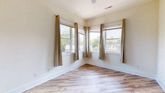 Building Photo - Main Street Corridor Available July 1