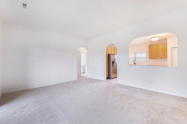 Building Photo - 2925 N Knightsbridge Cir