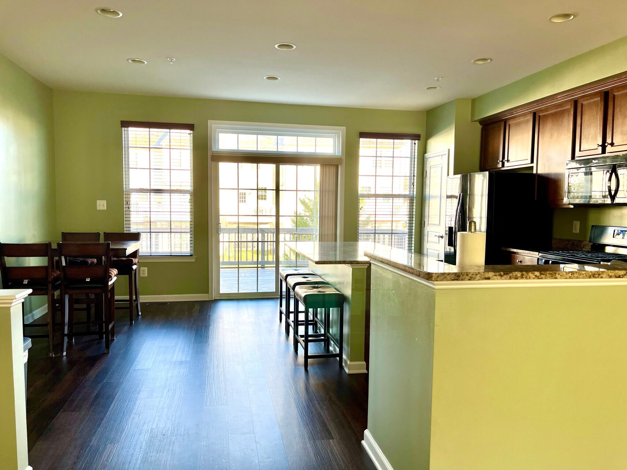 Building Photo - 23141 Foxglove Way