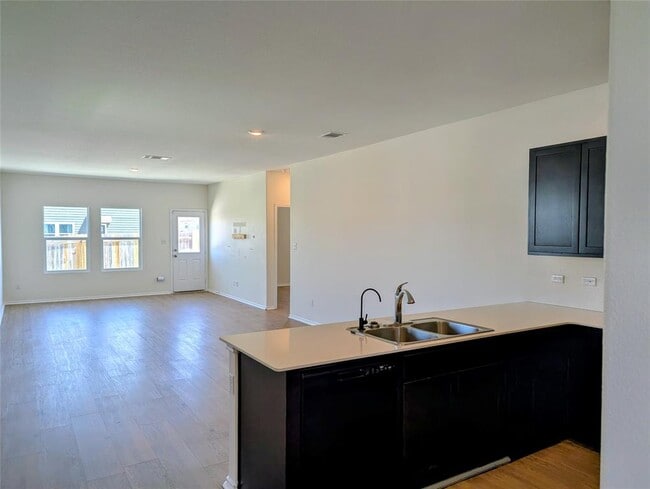 Building Photo - 1112 Minnow Ln