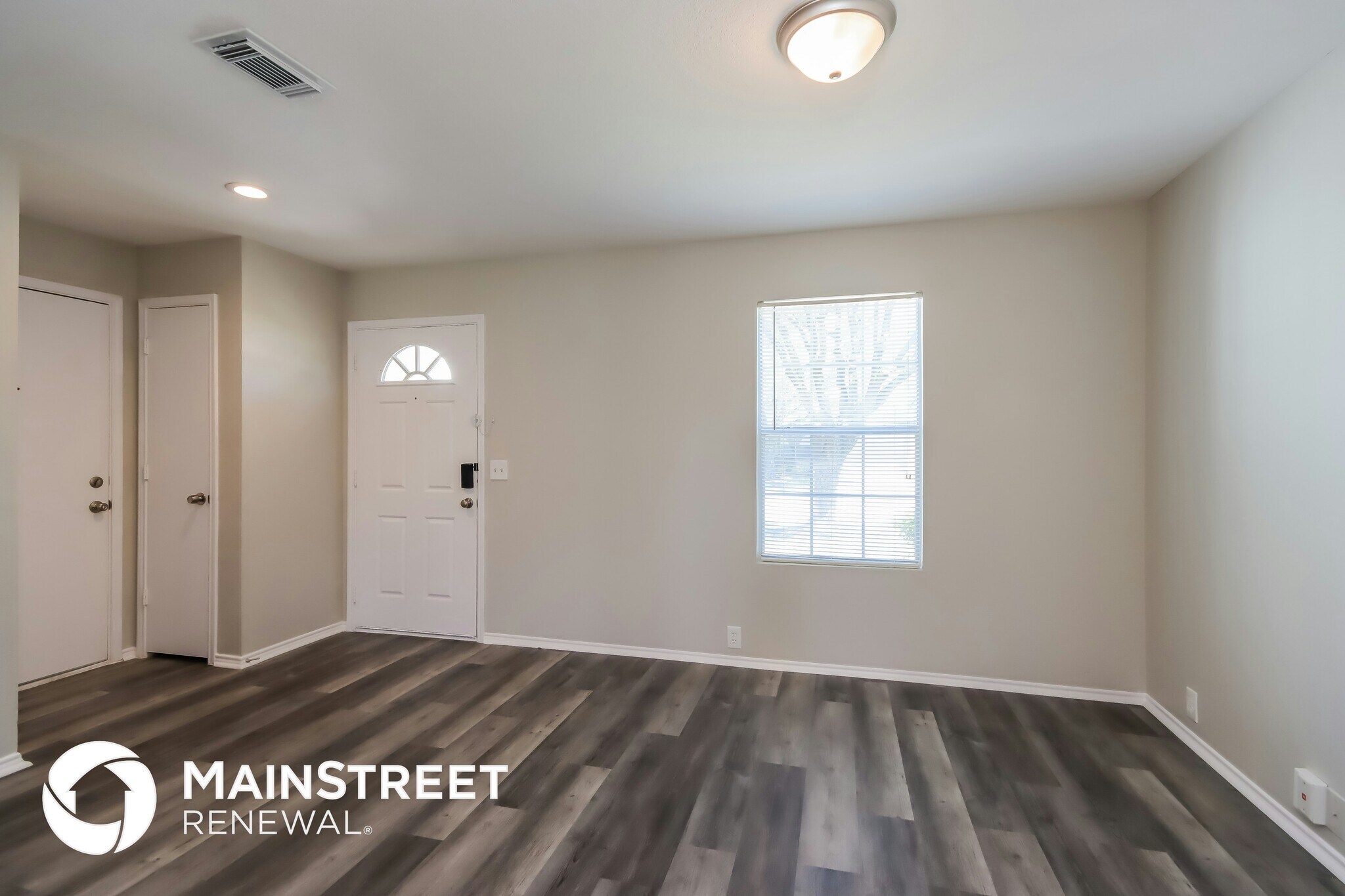 Building Photo - 819 Grand Plains Dr