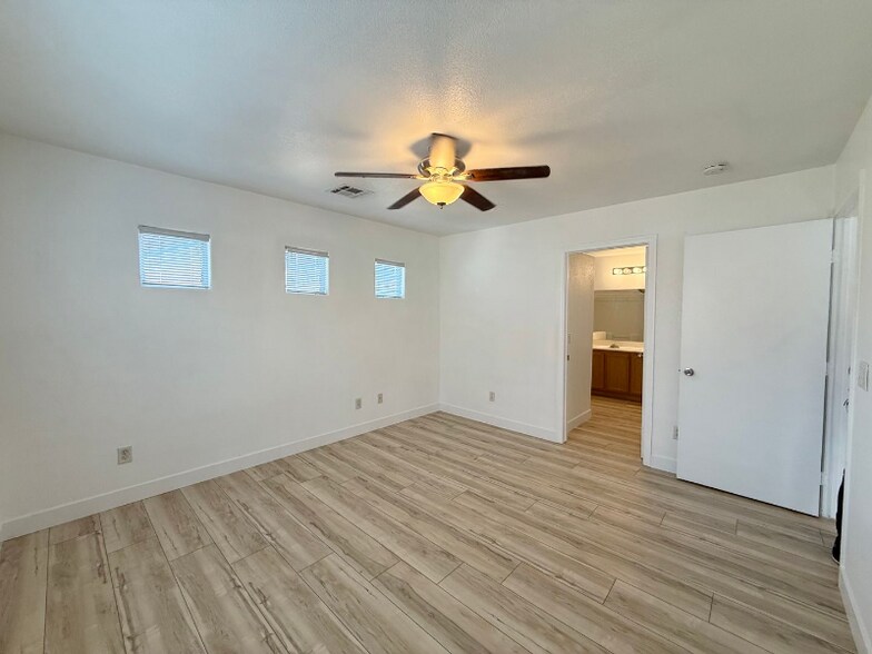 Building Photo - 10448 Wild Bill Ct