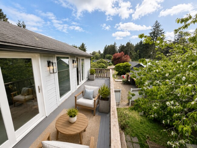 Building Photo - Stunning Designer Coastal Retreat | Fully Renovated Luxury Home in Ocean Park