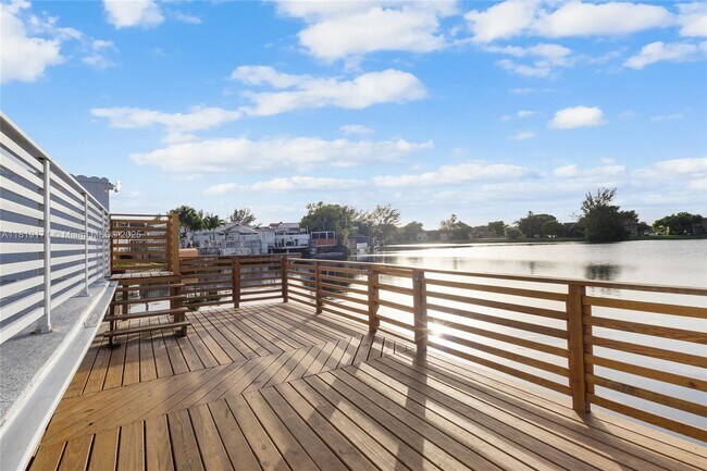 Building Photo - 2515 W 65th St