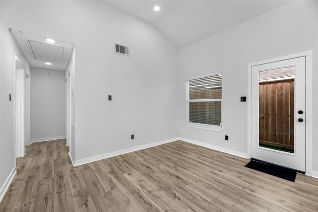 Building Photo - 18503 Willow Moss Dr