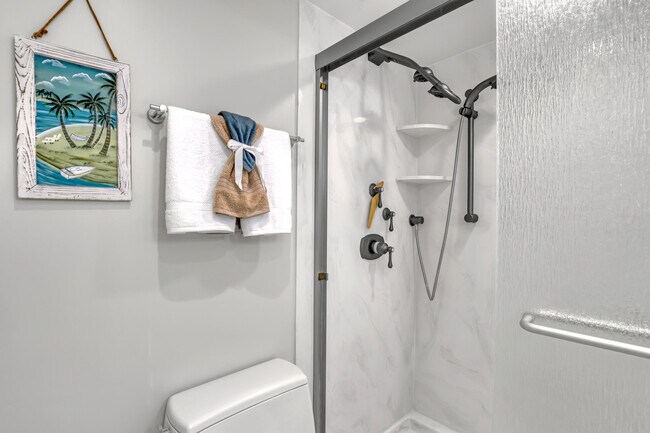 Building Photo - 125 S Ocean Ave