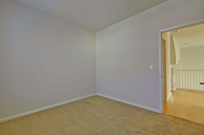 Building Photo - Wow! What a Great Home! Available Now!