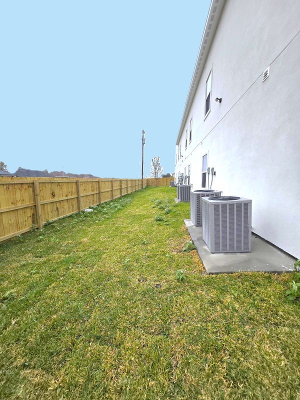 Building Photo - 3201 Magdalena St