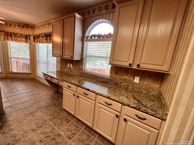 Building Photo - 4 Bedroom/3.5 bath The Vineyard Subdivision