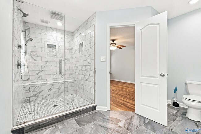 Building Photo - 161 Alderwood Dr