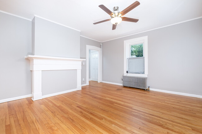 Building Photo - 81 Main St