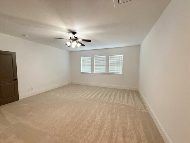 Building Photo - 5711 Stern Springs Ln
