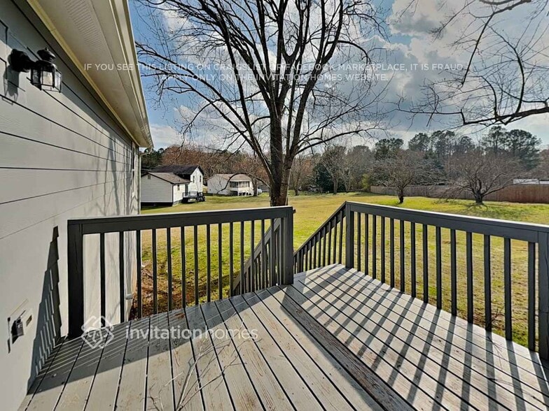 Building Photo - 36 Willow Dr