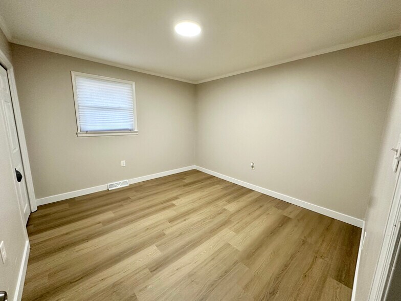 Building Photo - 206 Bittlewood Ave