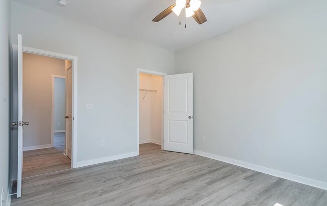Building Photo - 9105 Beach Dr SW