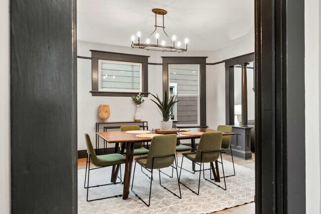 Building Photo - 3820 SE Belmont St