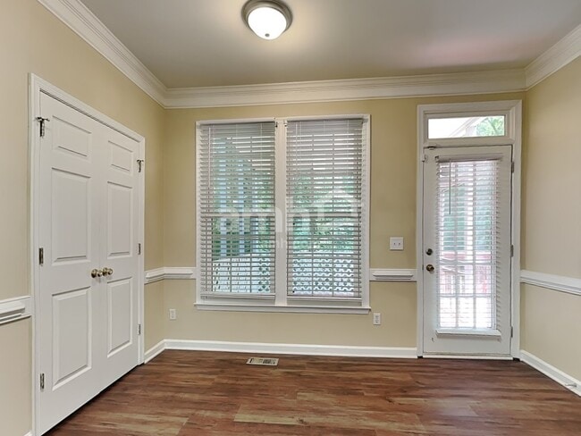 Building Photo - 17 Oleander Point
