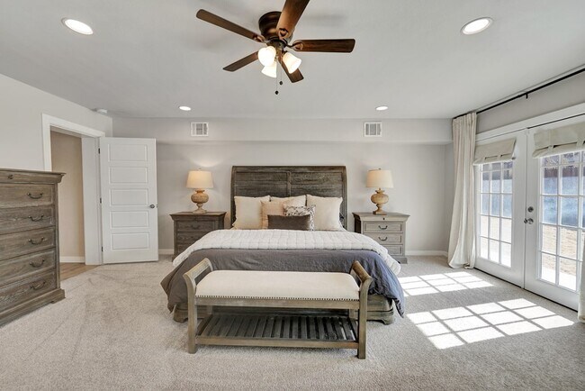 Building Photo - 715 Shell Ave