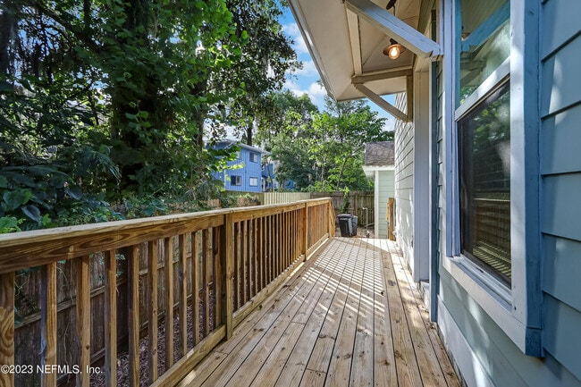 Building Photo - 1228 Willow Ct