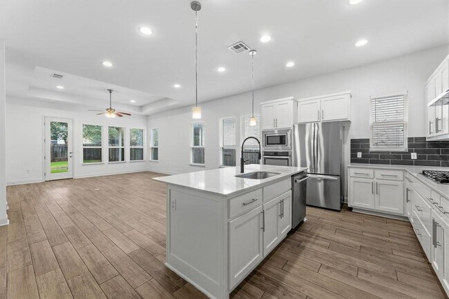 Building Photo - 5209 Mandevilla Dr