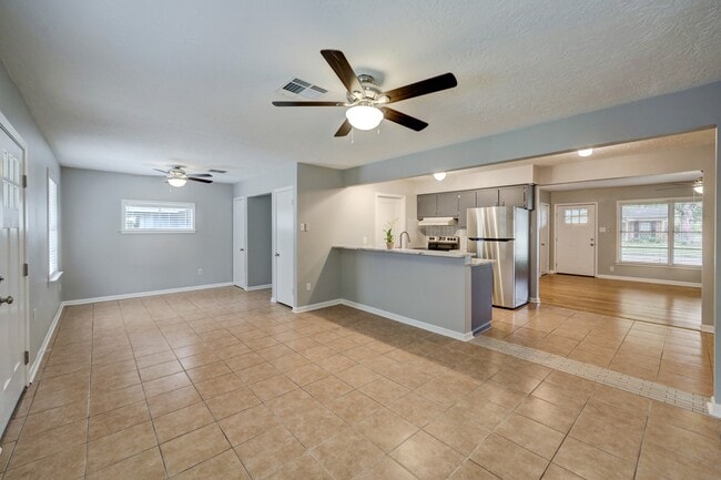 Building Photo - 5013 Verdome Ln