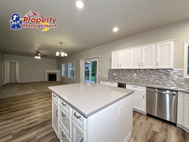 Building Photo - 2688 N Cinnamon Pl