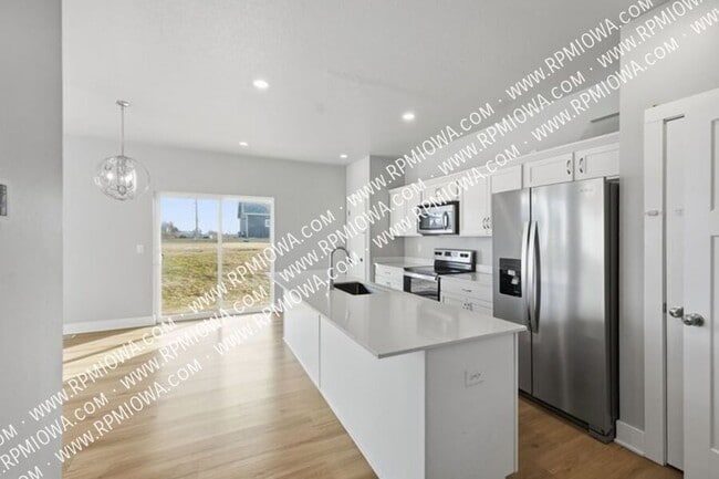 Building Photo - 818 Kingfisher Dr