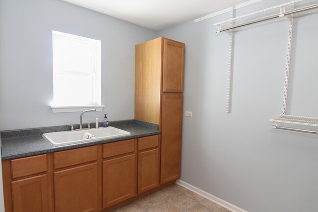 Building Photo - 2930 Glacier Way