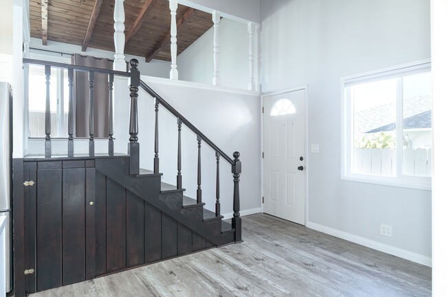 Building Photo - Renovated 2 Bed + 2 Bath with office space |Hollywood by the Sea | Oxnard | Unfurnished