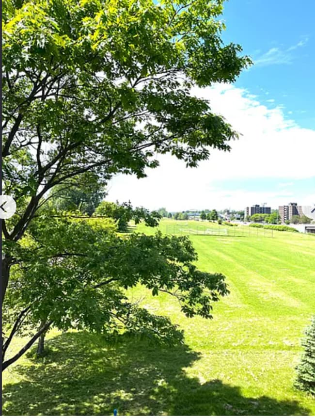 Building Photo - Spectacular 2 Bedroom Waterfront Townhome ...