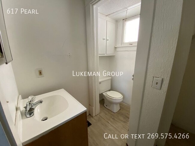 Building Photo - 617 Pearl-
