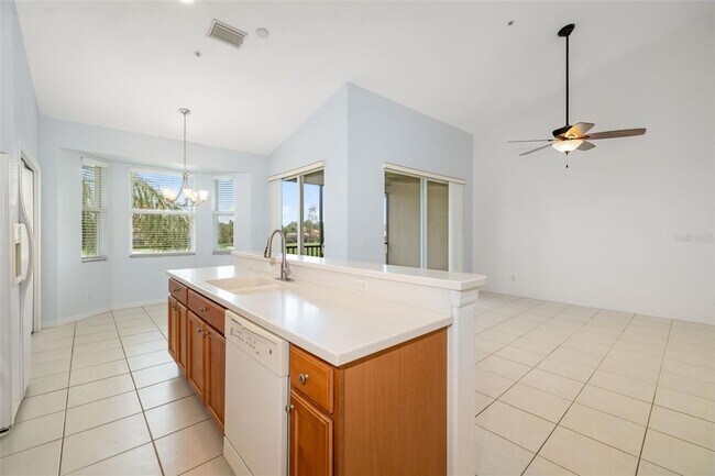Building Photo - 905 Fairwaycove Ln