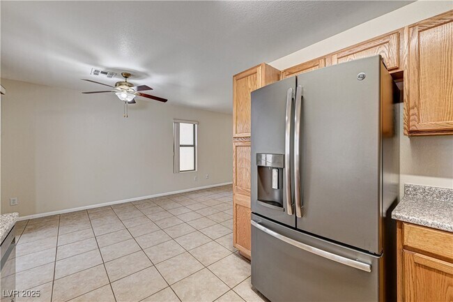 Building Photo - 6369 Bushkill Creek Ct