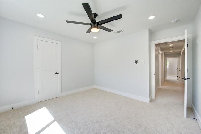Building Photo - 1810 Eagle Falls Ct