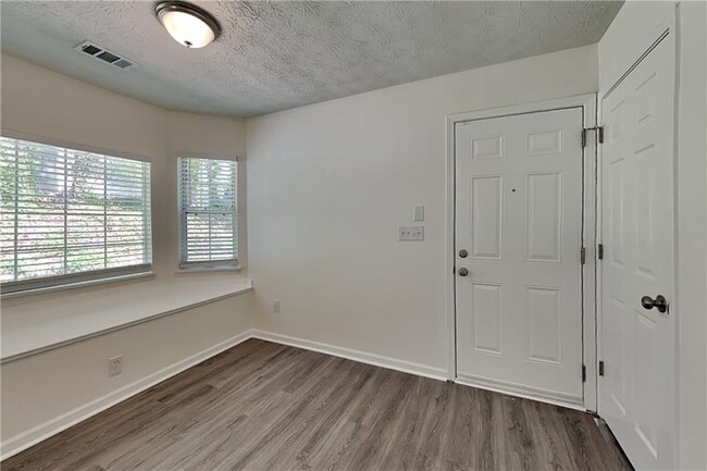 Building Photo - 5784 Shoal Creek Dr