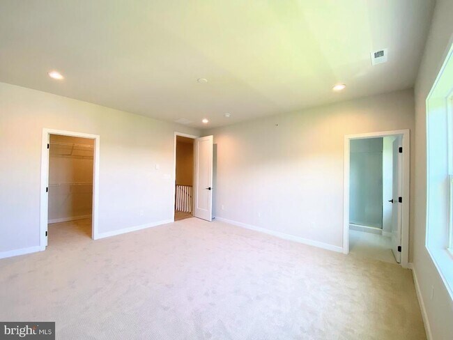 Building Photo - 408 HARTNUP St