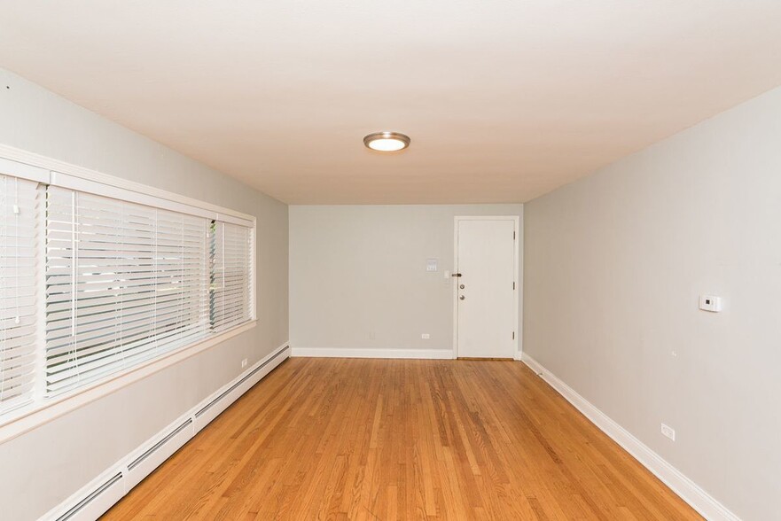 Building Photo - 5020 N Washtenaw Ave