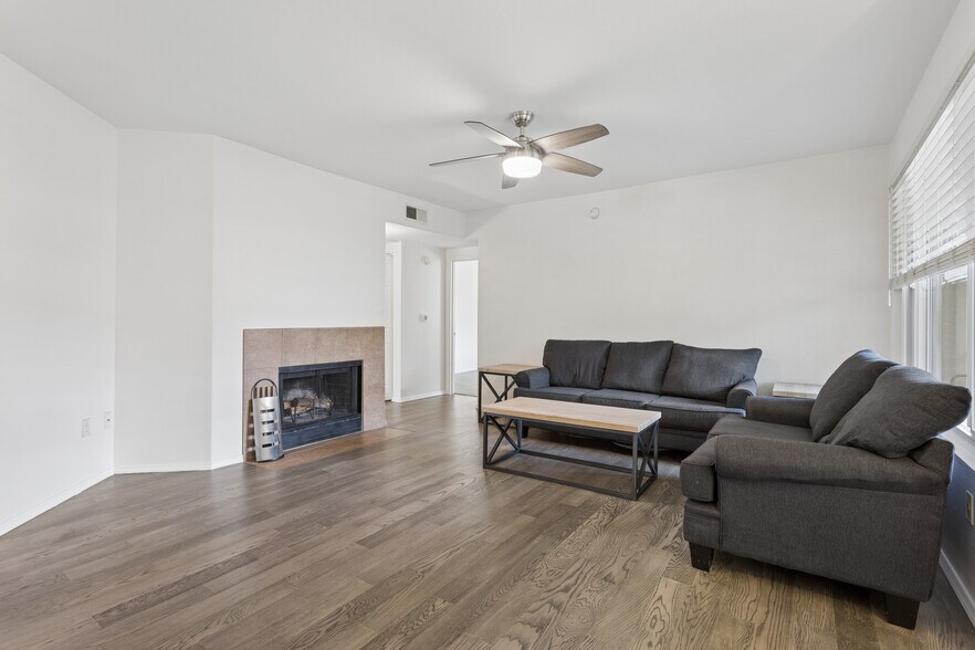 Wood-burning Fireplace - 4925 E Desert Cove Ave