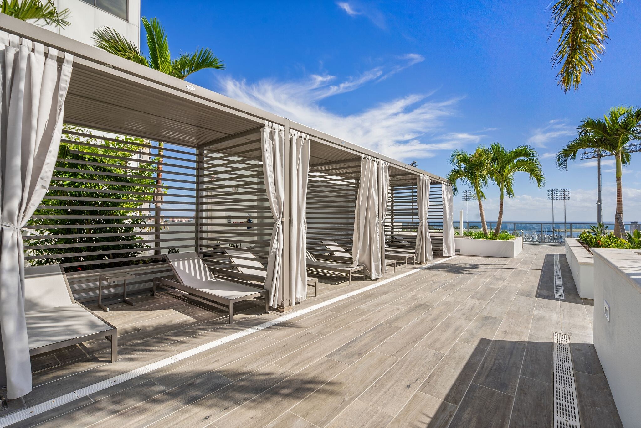 Building Photo - 301 1st St S