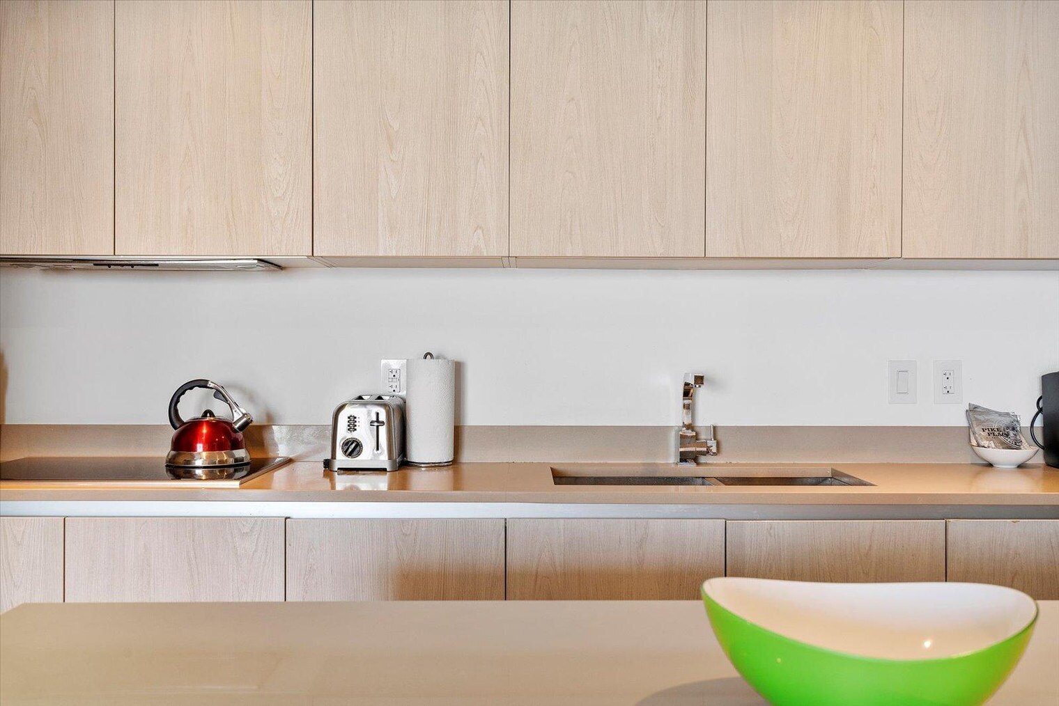 Building Photo - 4011 S Ocean Dr