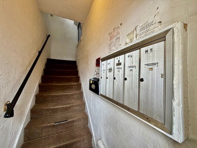 Building Photo - 21 Billings Rd