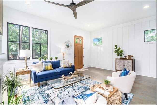 Building Photo - 178 Richardson St SE