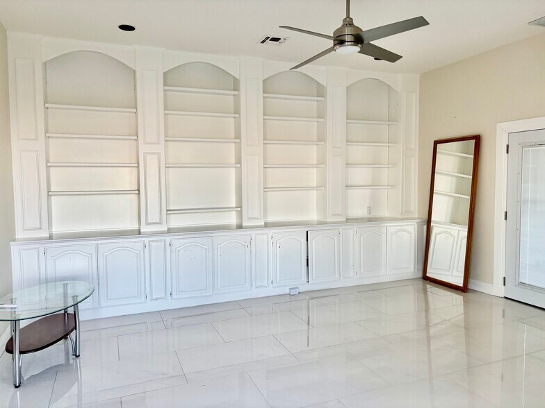 Building Photo - 238 Lakeview Dr