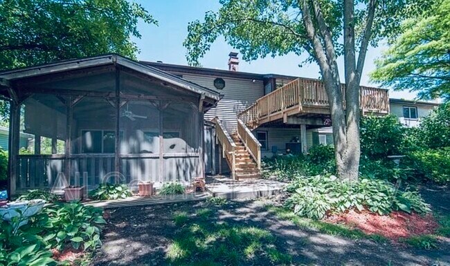 Building Photo - 633 W Briarcliff Rd