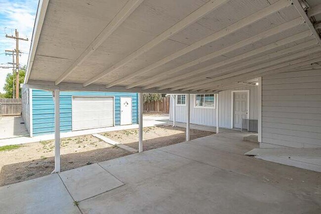 Building Photo - 4733 Yosemite Blvd
