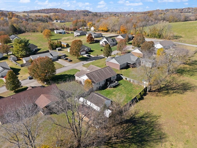 Building Photo - 76 Waterford Way