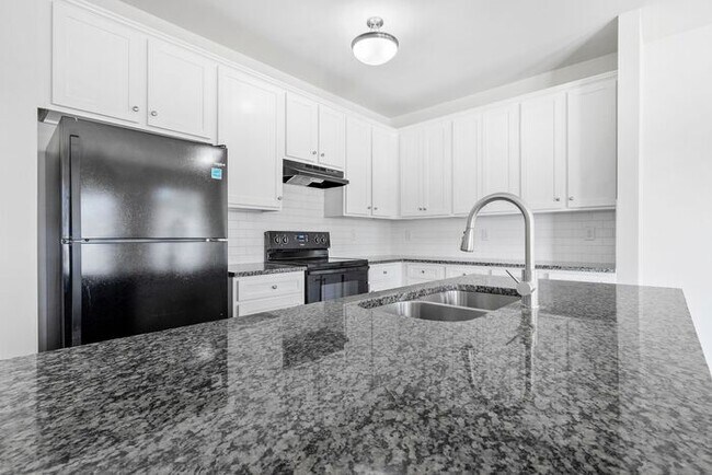 Building Photo - 3316 Pennington Dr